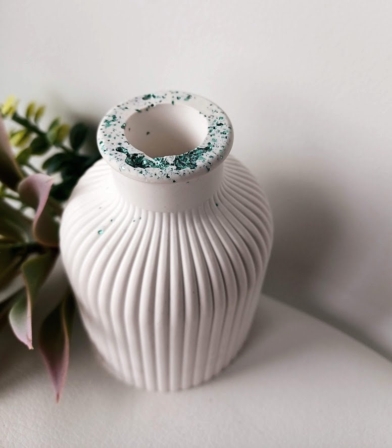 Vase décoratif blanc et turquoise