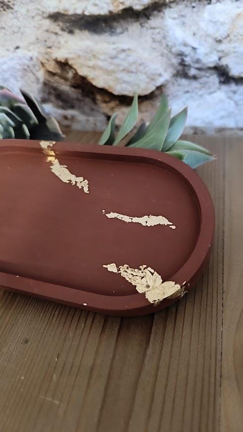 Plateau de rangement bordeaux et or