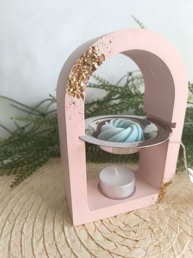 Brûle parfum arrondi terracotta clair et or.