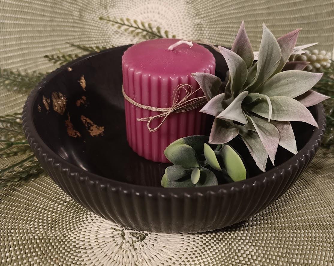 Grande coupe cannelée noire et or