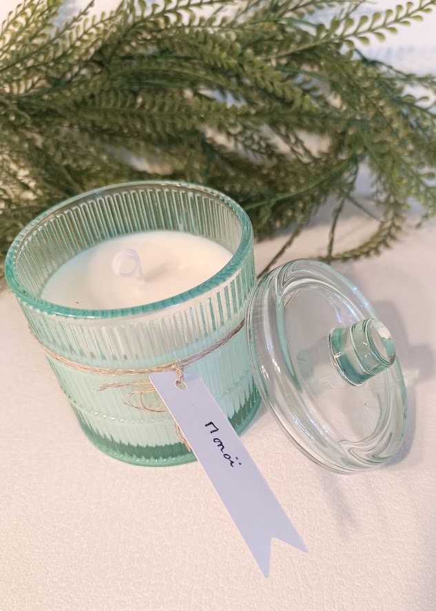 Bougie parfumée "Monoï" contenant en verre turquoise