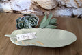 Plateau plume vert sauge et or