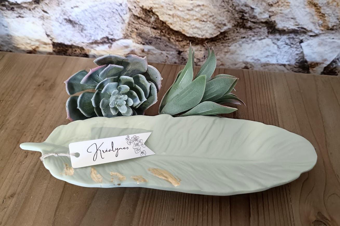 Plateau plume vert sauge et or