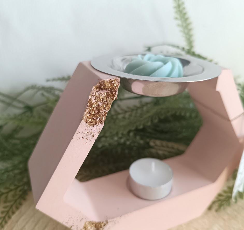 Brûle parfum losange terracotta clair et or.