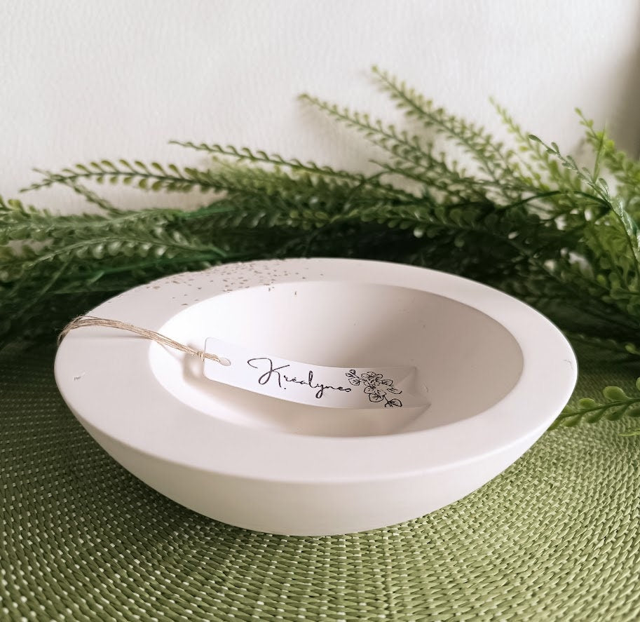 Coupe blanche et or.